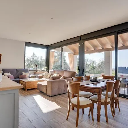 Nyaraló Nadine 1307 *