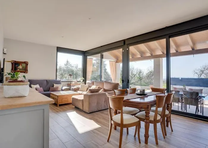 Hébergement de vacances Nadine 1307 *