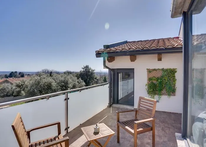 Nadine 1307 Hébergement de vacances *